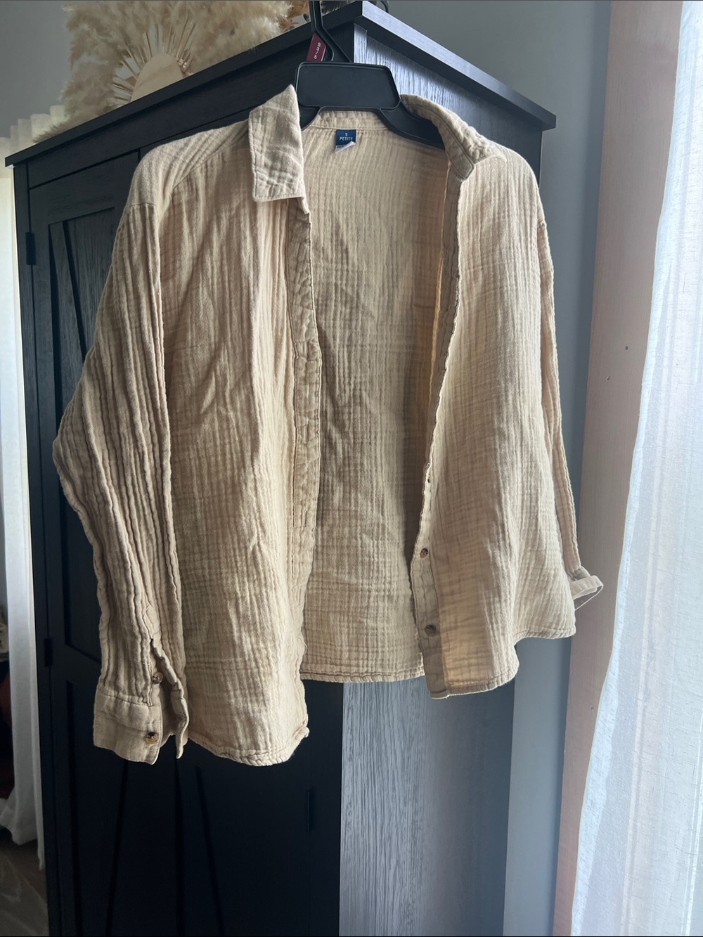 Lightweight Cream Button-Up Shirt Jacket
